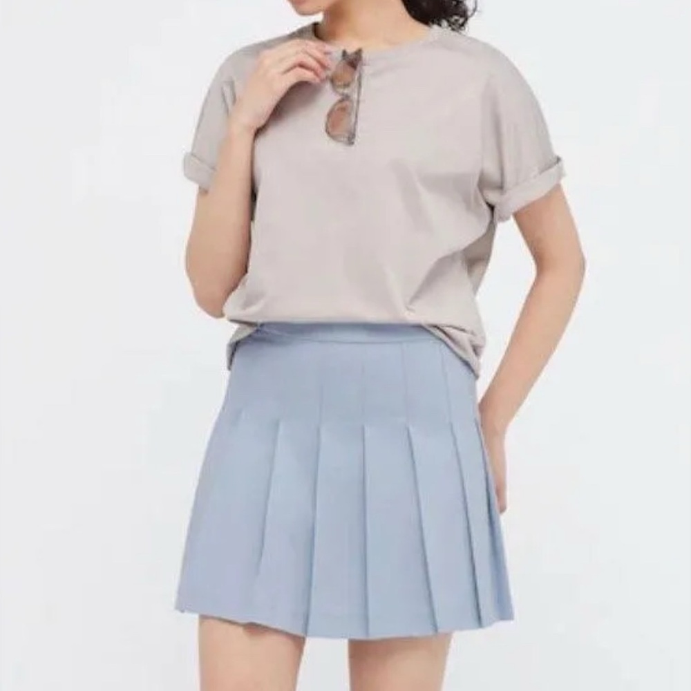 Uniqlo Pleated Blue Mini Skirt 🩵